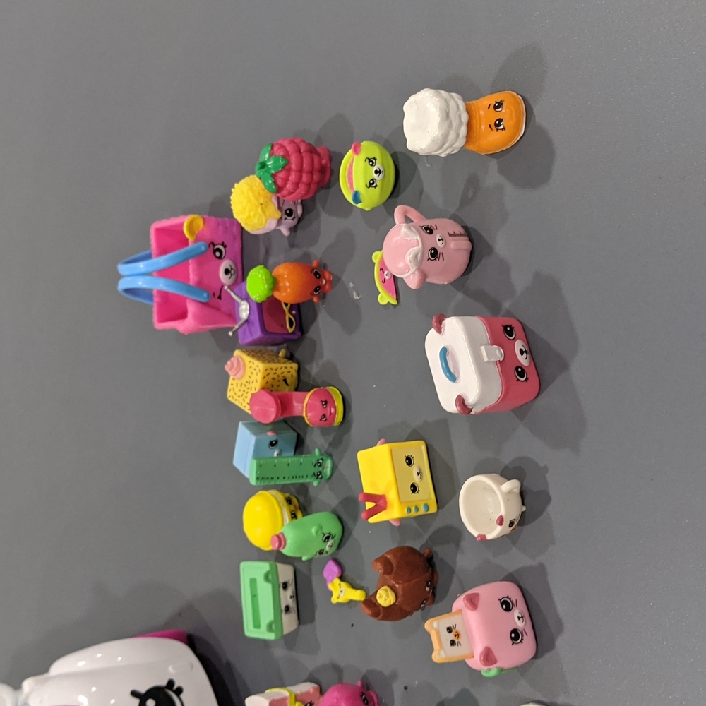Toys - Picture 3 of 4